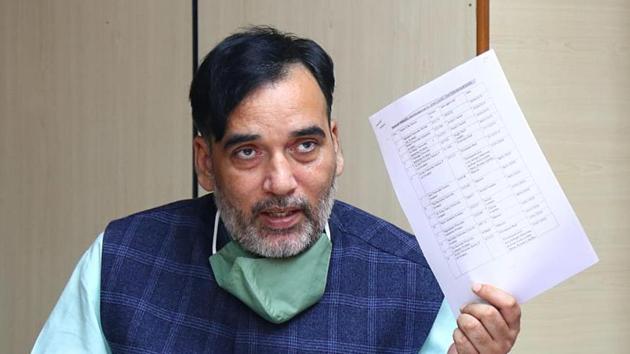 The minister also said 228 complaints were received from people across Delhi on the Green Delhi application within a few hours of chief minister Arvind Kejriwal launching it.(HT Photo) The minister also said 228 complaints were received from people across Delhi on the Green Delhi application within a few hours of chief minister Arvind Kejriwal launching it.(HT Photo)