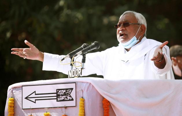 Bihar chief minister Nitish Kumar at an election rally, West Champaran, Bihar, October 29(SANTOSH KUMAR/HTPHOTO) Bihar chief minister Nitish Kumar at an election rally, West Champaran, Bihar, October 29(SANTOSH KUMAR/HTPHOTO)