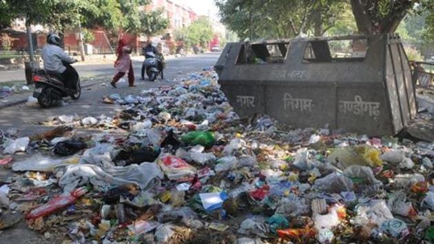 Chandigarh virtually overflowed with garbage due to the recent strike by door to door waste collectors.(HT Photo)