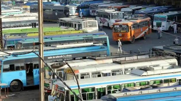 In Delhi, interstate bus services were suspended on March 21. (HT File Photo) In Delhi, interstate bus services were suspended on March 21. (HT File Photo)