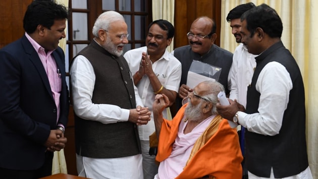 Prime Minister Modi took to Twitter to express his condolences, saying that the saint had worked tirelessly to alleviate poverty and human suffering.(Twitter/@narendramodi) Prime Minister Modi took to Twitter to express his condolences, saying that the saint had worked tirelessly to alleviate poverty and human suffering.(Twitter/@narendramodi)