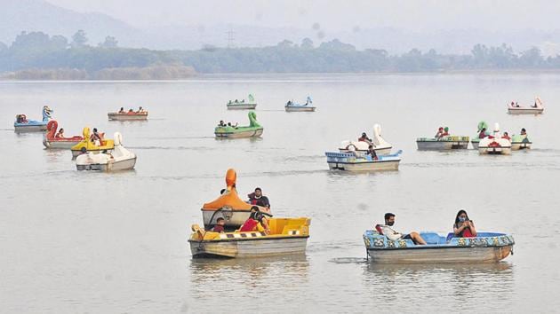 As per the standard operating procedures, only four-seater boats, seating two persons, are allowed to run. (Keshav Singh/HT)
