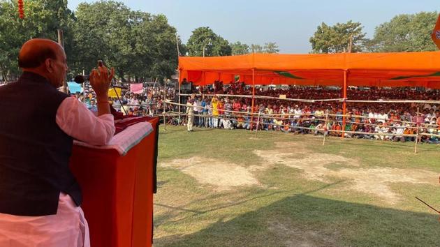 Defence minister Rajnath Singh addresses election rally in Bihar on November 2.(Twitter/@rajnathsingh)