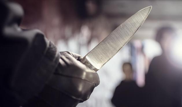 The miscreants attacked them with sharp-edged weapons, causing them to fall of their bike following which the men fled with the cash bag, (Getty Images/iStockphoto) The miscreants attacked them with sharp-edged weapons, causing them to fall of their bike following which the men fled with the cash bag, (Getty Images/iStockphoto)