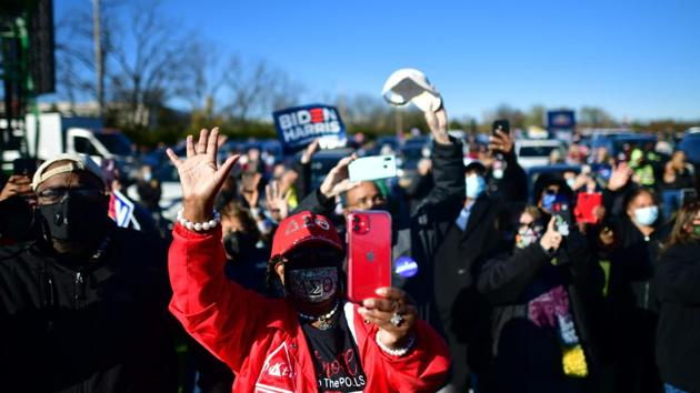 Supporters cheer as Democratic vice presidential nominee Sen. Kamala Harris (D-CA) speaks during a drive-in rally on the eve of the general election on November 2, 2020 in Bethlehem, Pennsylvania. (AFP photo) Supporters cheer as Democratic vice presidential nominee Sen. Kamala Harris (D-CA) speaks during a drive-in rally on the eve of the general election on November 2, 2020 in Bethlehem, Pennsylvania. (AFP photo)