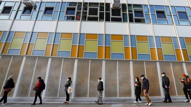 People line up to vote in the 2020 U.S. presidential election at P.S. 198 in the Manhattan borough of New York City, US, November 3, 2020. (Reuters file photo) People line up to vote in the 2020 U.S. presidential election at P.S. 198 in the Manhattan borough of New York City, US, November 3, 2020. (Reuters file photo)