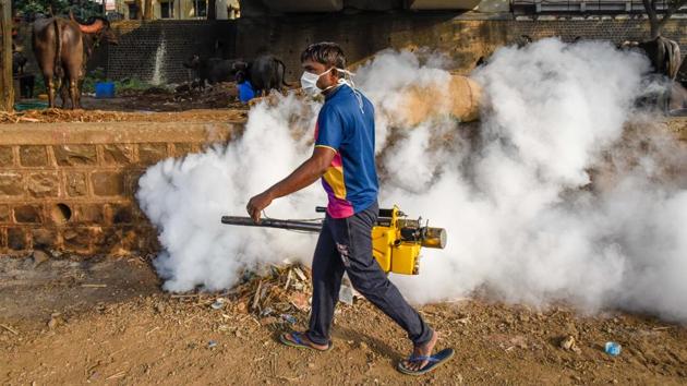 Dr Sanjeev Wavare, head, PMC insect control department, said, “We have no report of this death as of yet. In fact, we have not reported any deaths due to dengue, swine flu, chikungunya or even malaria this season.” (Sanket Wankhade/HT PHOTO) Dr Sanjeev Wavare, head, PMC insect control department, said, “We have no report of this death as of yet. In fact, we have not reported any deaths due to dengue, swine flu, chikungunya or even malaria this season.” (Sanket Wankhade/HT PHOTO)