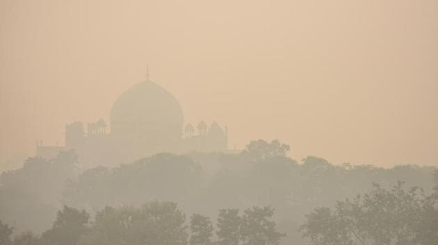 Humayun’s Tomb on November 4. IMD scientists have also predicted that minimum temperatures in Delhi are likely to remain around the 10-degree Celsius mark throughout the remainder of this week. (Amal KS / HT PHOTO) Humayun’s Tomb on November 4. IMD scientists have also predicted that minimum temperatures in Delhi are likely to remain around the 10-degree Celsius mark throughout the remainder of this week. (Amal KS / HT PHOTO)