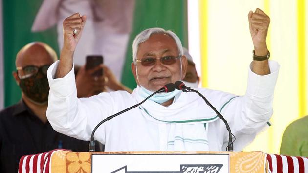 Chief minister Nitish Kumar addresses the crowd during an election rally at Thakurganj, in Kishanganj district on November 4. (ANI) Chief minister Nitish Kumar addresses the crowd during an election rally at Thakurganj, in Kishanganj district on November 4. (ANI)