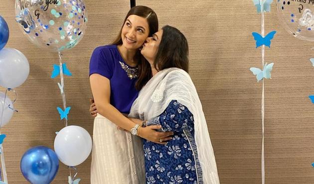 Gauahar Khan with Zaid Darbar’s mother.