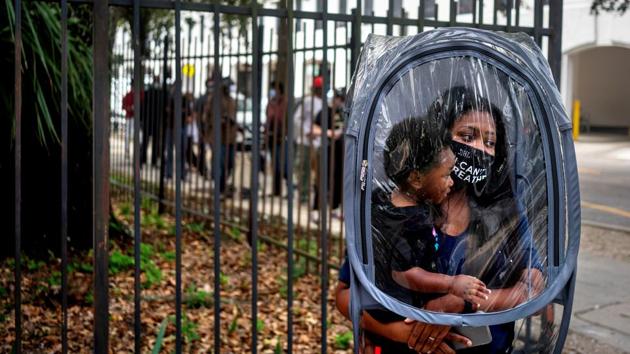 According to Francesca Dominici of Harvard University, and other authors, sustained exposure to bad air – specifically PM 2.5 particulate matter, with a diameter less than 2.5 microns – has a direct correlation with Covid-19 mortality rates.(Reuters photo) According to Francesca Dominici of Harvard University, and other authors, sustained exposure to bad air – specifically PM 2.5 particulate matter, with a diameter less than 2.5 microns – has a direct correlation with Covid-19 mortality rates.(Reuters photo)
