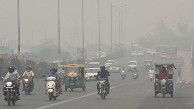 Delhi’s air quality on Thursday dropped to its worst level since December 2019 with farm fires accounting for 42% of its pollution, the maximum this season so far, according to data from central government agencies (File Photo) Delhi’s air quality on Thursday dropped to its worst level since December 2019 with farm fires accounting for 42% of its pollution, the maximum this season so far, according to data from central government agencies (File Photo)