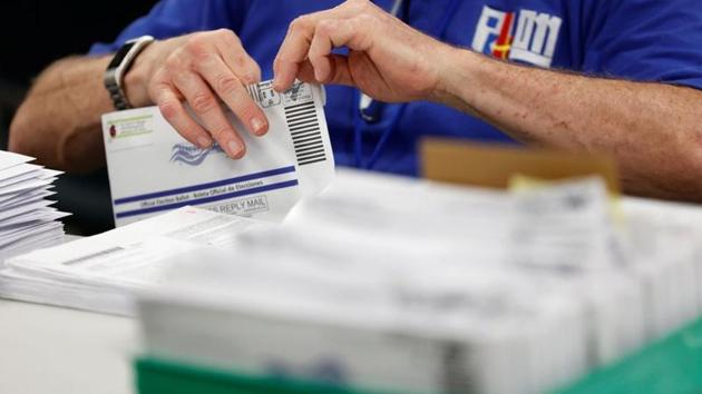 Mail-in ballots are counted in Lehigh County, Pennsylvania, US, November 4, 2020. (Reuters photo) Mail-in ballots are counted in Lehigh County, Pennsylvania, US, November 4, 2020. (Reuters photo)