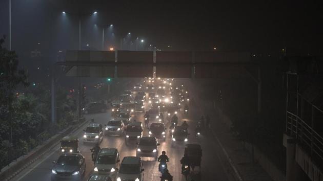 Commuters in the capital on the evening of November 6. According to the winter segment of the Graded Response Action Plan (GRAP), Delhi will enter the “severe plus” or “emergency” zone if PM 2.5 levels constantly remain above the 300ug/m3 and PM 10 levels stay above 500ug/m3 for at least 48 hours. IMD data for November 5 night, showed that the PM 2.5 levels had started improving and reached below the 300ug/m3 mark. (Raj K Raj / HT Photo) Commuters in the capital on the evening of November 6. According to the winter segment of the Graded Response Action Plan (GRAP), Delhi will enter the “severe plus” or “emergency” zone if PM 2.5 levels constantly remain above the 300ug/m3 and PM 10 levels stay above 500ug/m3 for at least 48 hours. IMD data for November 5 night, showed that the PM 2.5 levels had started improving and reached below the 300ug/m3 mark. (Raj K Raj / HT Photo)