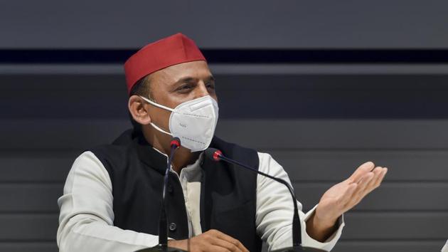 Samajwadi Party president Akhilesh Yadav speaks to the media in Lucknow.(PTI) Samajwadi Party president Akhilesh Yadav speaks to the media in Lucknow.(PTI)