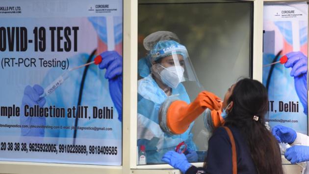 Delhi on Sunday recorded the highest single-day spike of 7,745 new cases of the coronavirus disease.(Raj K Raj/HT Photo) Delhi on Sunday recorded the highest single-day spike of 7,745 new cases of the coronavirus disease.(Raj K Raj/HT Photo)
