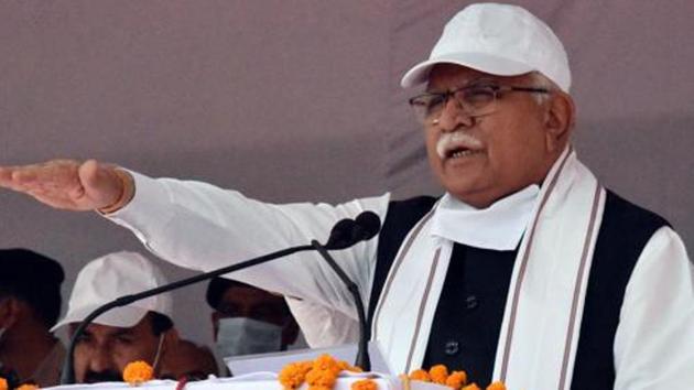 Haryana chief minister Manohar Lal Khattar on Sunday in Fatehabad said people will be permitted to burst firecrackers for only two hours on Diwali.(FIle photo) Haryana chief minister Manohar Lal Khattar on Sunday in Fatehabad said people will be permitted to burst firecrackers for only two hours on Diwali.(FIle photo)