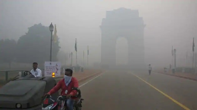 Delhi’s air quality remained “severe” for the fifth consecutive day on Monday(AP Photo) Delhi’s air quality remained “severe” for the fifth consecutive day on Monday(AP Photo)