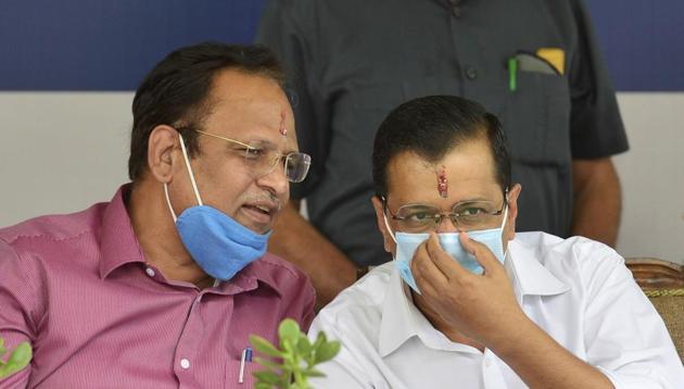 Delhi chief minister Arvind Kejriwal with health minister Satyendra Jain during the foundation stone laying function for a 1500-bedded medical block at the LNJP Hospital in New Delhi.(PTI) Delhi chief minister Arvind Kejriwal with health minister Satyendra Jain during the foundation stone laying function for a 1500-bedded medical block at the LNJP Hospital in New Delhi.(PTI)