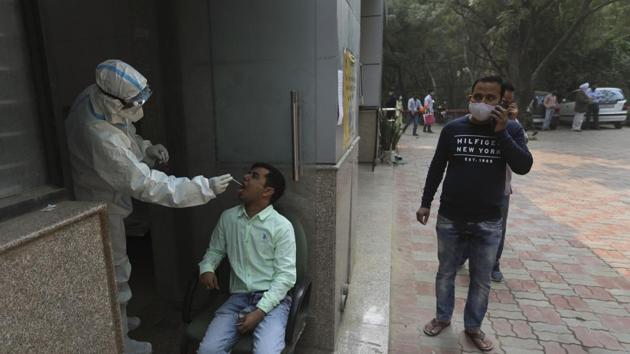 For several days, Delhi has been recording a rise in the number of coronavirus recorded in a span of 24 hours and is witnessing a third wave of the outbreak.(AP Photo) For several days, Delhi has been recording a rise in the number of coronavirus recorded in a span of 24 hours and is witnessing a third wave of the outbreak.(AP Photo)