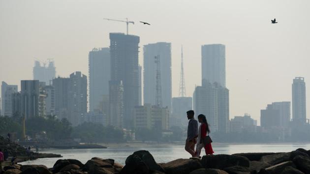 The IMD has predicted clear conditions and said the maximum temperature could rise to 36 degrees Celsius while the minimum temperature could be around 21 degrees Celsius on Wednesday. (Satish Bate/HT Photo) The IMD has predicted clear conditions and said the maximum temperature could rise to 36 degrees Celsius while the minimum temperature could be around 21 degrees Celsius on Wednesday. (Satish Bate/HT Photo)