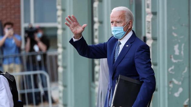 U.S. President-elect Joe Biden carries folders as he departs following briefings with members of his "Transition Covid-19 Advisory Board" in Wilmington, Delaware. (REUTERS) U.S. President-elect Joe Biden carries folders as he departs following briefings with members of his "Transition Covid-19 Advisory Board" in Wilmington, Delaware. (REUTERS)