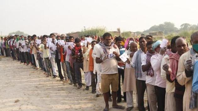The 243-member Bihar assembly went to polls in three phases, starting October 28 the first with 71 constituencies on October 28, the second with 94 constituencies on November 3 and the third with 78 constituencies on November 7.(Santosh Kumar/HT file photo)