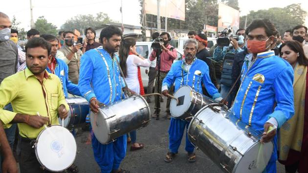 The CPI, contesting on six seats, including Bakhri, Teghra, Bachhwara in Begusarai district besides Harlakhi and Jhanjharpur in Darbhanga and Rupauli in Purnia district made a good performance in Begusarai district considered ‘Leningrad of Bihar’.(HT PHOTO.) The CPI, contesting on six seats, including Bakhri, Teghra, Bachhwara in Begusarai district besides Harlakhi and Jhanjharpur in Darbhanga and Rupauli in Purnia district made a good performance in Begusarai district considered ‘Leningrad of Bihar’.(HT PHOTO.)