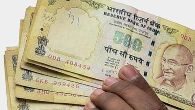 Banned currency notes of Rs 500. (PTI) Banned currency notes of Rs 500. (PTI)
