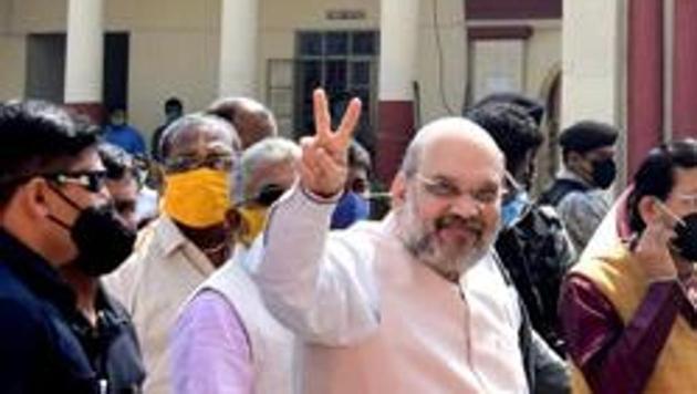 West Bengal, Nov 06 (ANI): Union Home Minister Amit Shah visits Dakshineswar Kali Temple in Kolkata on Friday. (ANI Photo) (ANI) West Bengal, Nov 06 (ANI): Union Home Minister Amit Shah visits Dakshineswar Kali Temple in Kolkata on Friday. (ANI Photo) (ANI)