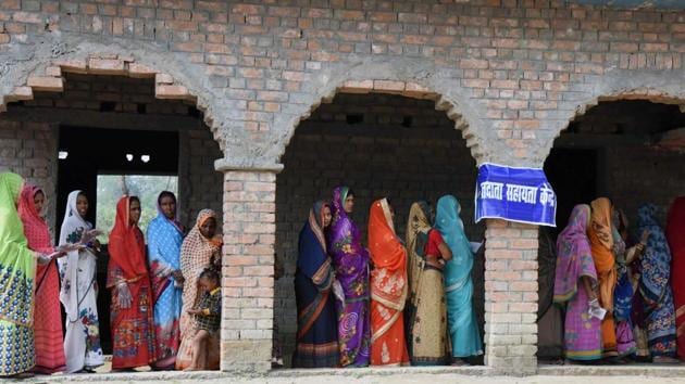 Voters stand in a queue to cast their votes during the polling of third and final phase of Bihar assembly election. (ANI) Voters stand in a queue to cast their votes during the polling of third and final phase of Bihar assembly election. (ANI)