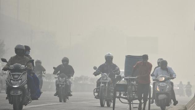 Experts Warn Of Double Trouble In Delhi With Rising Air Pollution ...