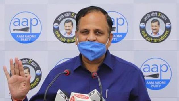 Delhi had recorded 71 fatalities from Covid-19 on Monday and 5,023 fresh cases. On Saturday and Sunday, 79 and 77 deaths due to the disease were recorded respectively. (HT Photo) Delhi had recorded 71 fatalities from Covid-19 on Monday and 5,023 fresh cases. On Saturday and Sunday, 79 and 77 deaths due to the disease were recorded respectively. (HT Photo)