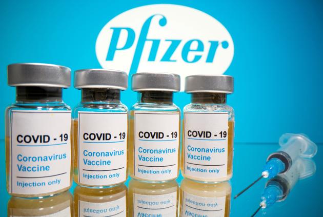 Pfizer recently announced that its vaccine for coronavirus, in development with collaboration with German firm BioNTech, is 90% effective in preventing infections. Based on supply projections, the companies are expecting to supply 50 million vaccine doses globally by the end of this year. Up to 1.3 billion doses will be supplied in 2021. (Reuters) Pfizer recently announced that its vaccine for coronavirus, in development with collaboration with German firm BioNTech, is 90% effective in preventing infections. Based on supply projections, the companies are expecting to supply 50 million vaccine doses globally by the end of this year. Up to 1.3 billion doses will be supplied in 2021. (Reuters)