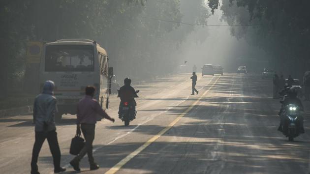 A view from Janpath Road on a day with slight haze in New Delhi. (Amal KS/HT PHOTO) A view from Janpath Road on a day with slight haze in New Delhi. (Amal KS/HT PHOTO)