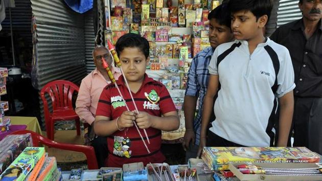 The usual Diwali cheer was missing from firecracker shops as fewer customers stopped by in order to avoid public gathering due to the fear of Covid-19 (File Photo) The usual Diwali cheer was missing from firecracker shops as fewer customers stopped by in order to avoid public gathering due to the fear of Covid-19 (File Photo)