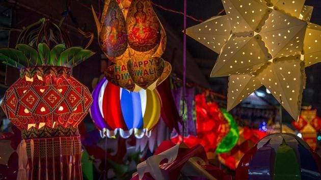 As the Diwali festivities began with Dhanteras on Thursday, everyone is on the lookout for gifting options for their relatives, colleagues, and friends.(Pixabay) As the Diwali festivities began with Dhanteras on Thursday, everyone is on the lookout for gifting options for their relatives, colleagues, and friends.(Pixabay)