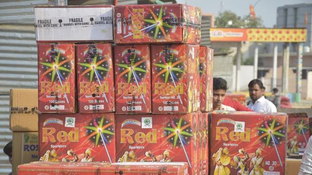 Green firecrackers do not contain harmful chemicals, thereby reducing air pollution due to firecrackers considerably. (Sakib Ali / HT Archive)