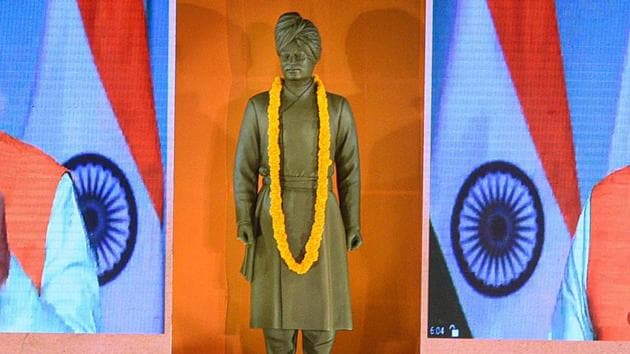 Prime Minister Narendra Modi unveils the statue of Swami Vivekananda at JNU campus via video conference in New Delhi(Biplov Bhuyan/HT PHOTO)