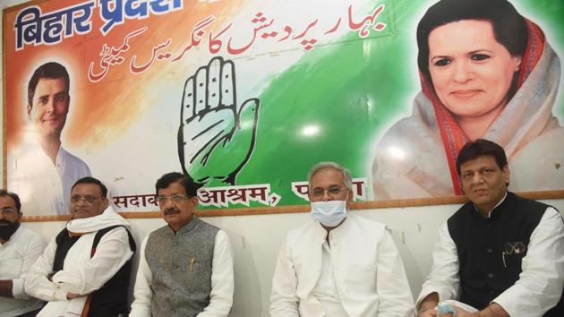 Chhattisgarh Chief Minister Bhupesh Baghel with Bihar Congress president Madan Mohan Jha during a meeting of new Congress MLAs at Sadaquat Ashram in Patna on Friday .(Santosh Kumar/HT PHOTO)