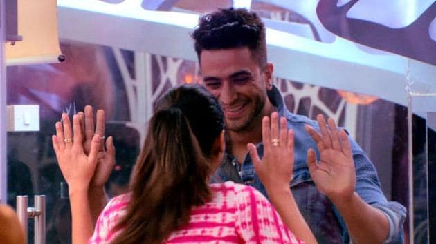 Bigg Boss 14: Jasmin Bhasin cried when she saw Aly Goni enter the house.