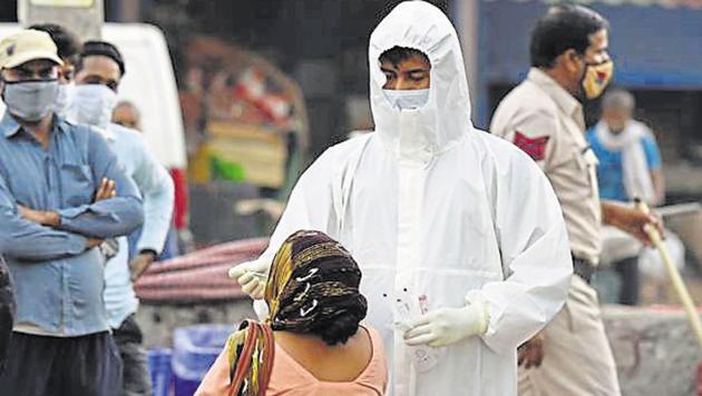 Globally over 54,068,000 confirmed cases have been reported. The highly contagious disease, which emerged first in the central Chinese city of Wuhan has killed more than 1,313,000.(Parveen Kumar/Hindustan Times) Globally over 54,068,000 confirmed cases have been reported. The highly contagious disease, which emerged first in the central Chinese city of Wuhan has killed more than 1,313,000.(Parveen Kumar/Hindustan Times)