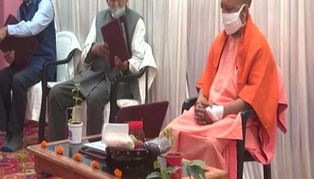 Uttar Pradesh Chief Minister Yogi Adityanath launched ‘recycled incense sticks’ at an ashram of Gorakhnath Temple.(ANI) Uttar Pradesh Chief Minister Yogi Adityanath launched ‘recycled incense sticks’ at an ashram of Gorakhnath Temple.(ANI)