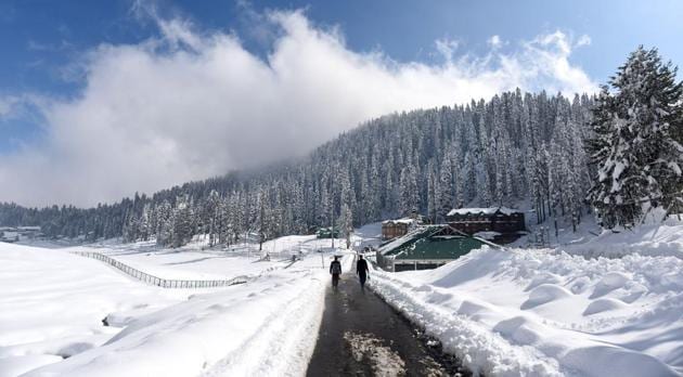 A view of the snow covered ski-resort of Gulmarg after the season's first snowfall, in Jammu and Kashmir on November 16, 2020. (Waseem Andrabi/HT Photo) A view of the snow covered ski-resort of Gulmarg after the season's first snowfall, in Jammu and Kashmir on November 16, 2020. (Waseem Andrabi/HT Photo)
