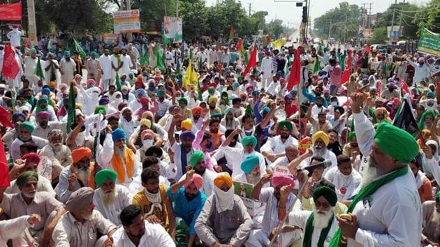 Farmers in Punjab’s Mansa town, demanding the Centre repeal the three recent farm laws. Without regulated markets, agriculture markets are deprived of the marketing infrastructure and fair prices to farmers and other stakeholders in the economy.(HT file photo)