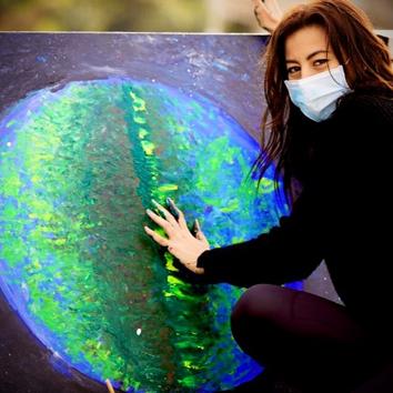 Lebanese artist, Hayat Nazer, paints with her fingers. (Instagram)