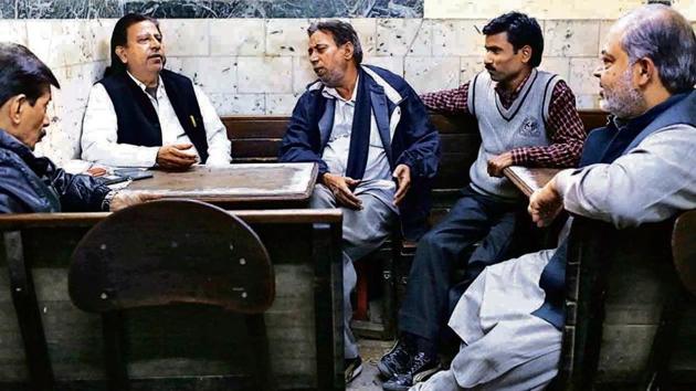 Before the pandemic changed the texture of everyday routines, some of the area’s distinguished verse writers would gather in the tea house every evening to chat about the latest trends in contemporary Urdu poetry—as well as gossip about the private life of the poets. Before the pandemic changed the texture of everyday routines, some of the area’s distinguished verse writers would gather in the tea house every evening to chat about the latest trends in contemporary Urdu poetry—as well as gossip about the private life of the poets.