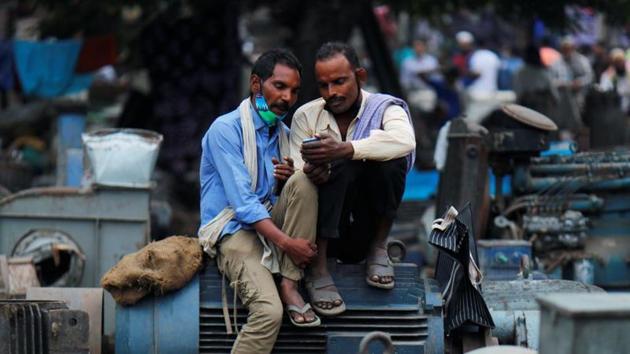The Union home ministry, which is the main agency coordinating measures in response to the coronavirus pandemic, has ordered regional governments across the country to seek its permission before announcing any lockdowns. (Reuters Photo) The Union home ministry, which is the main agency coordinating measures in response to the coronavirus pandemic, has ordered regional governments across the country to seek its permission before announcing any lockdowns. (Reuters Photo)
