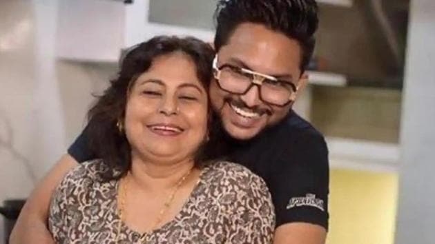 Bigg Boss 14 contestant Jaan Kumar Sanu poses with his mother.