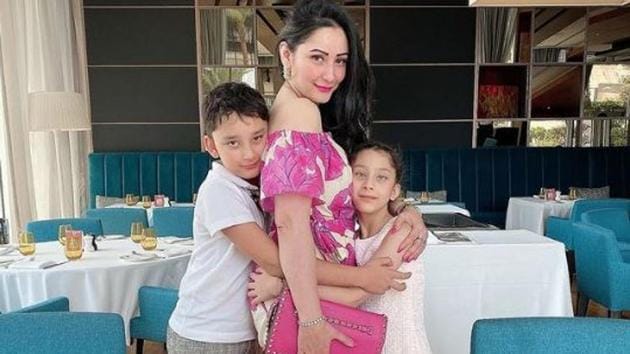 Maanayata Dutt with her kids.